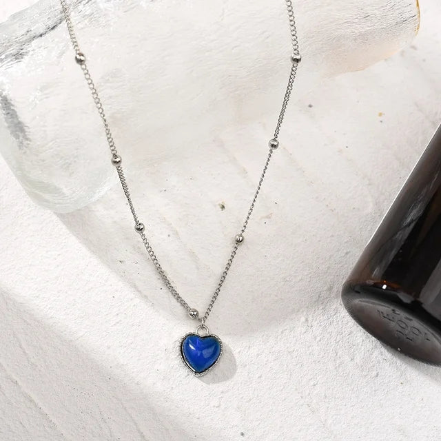 Temperature Controled Colour Changing Heart Shape Necklace for Girl